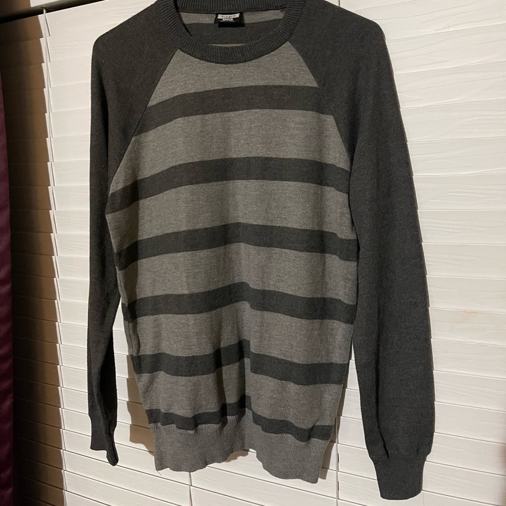 Men Sweaters - Picture 2 of 2